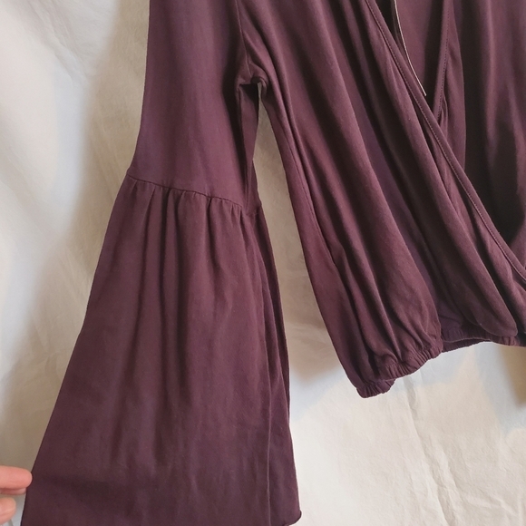 NWT Chaser boho wrap front style bellsleeve top - Picture 6 of 7